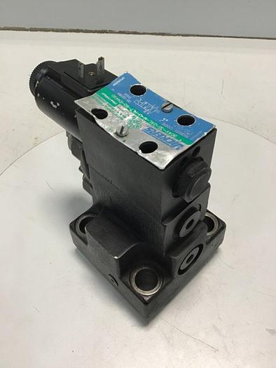 Used VICKERS Directional Valve DG4V-3S-2AL-M-U-HL7-60-EN490 Used