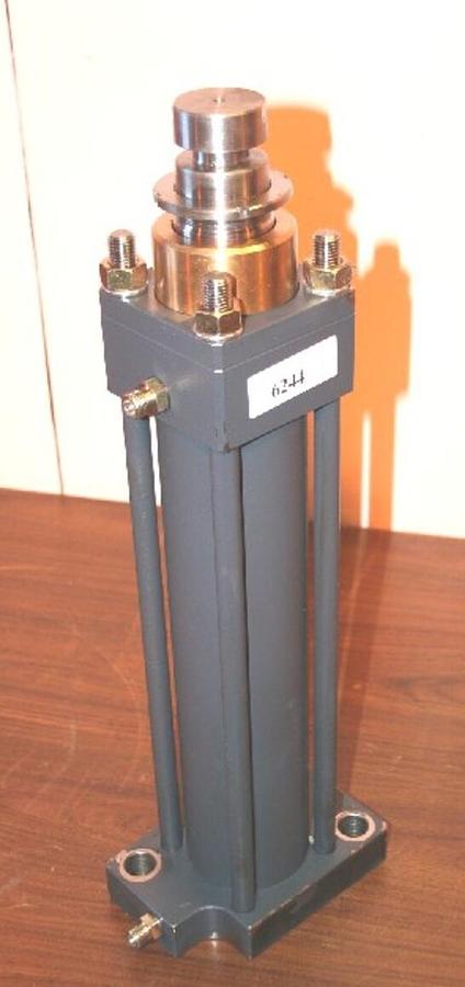 Used HYDRAULIC SUPPLY CO Hydraulic Cylinder HSC-218 USED