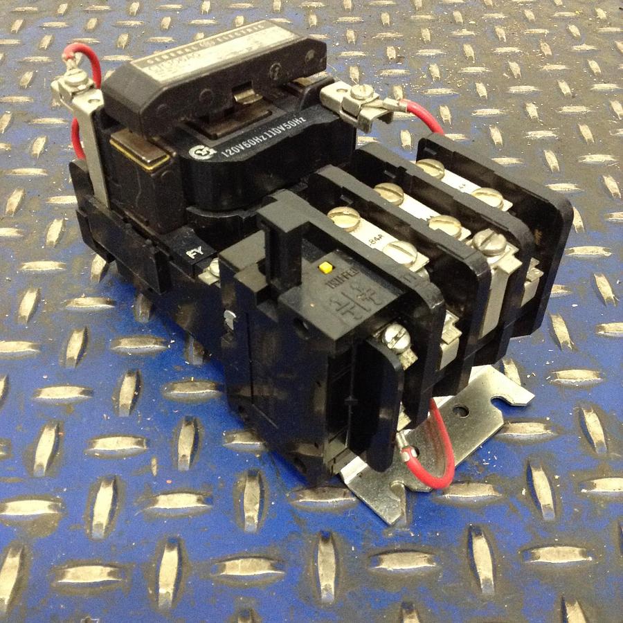 Used GENERAL ELECTRIC (G.E.) Motor Starter Size 00 CR306A0 USED