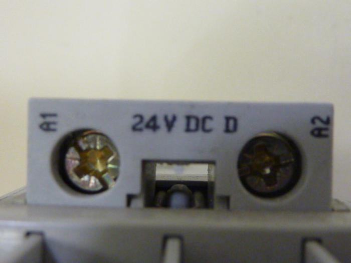 Used ALLEN BRADLEY Contactor 100-C09D.400 SER A #46869