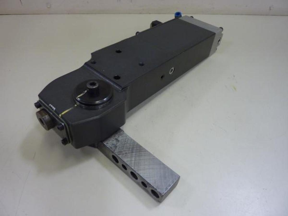Used BTM CORP Power Clamp 779800G-733207H-90AL-SCDC Used