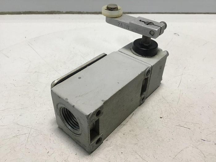 Used TELEMECANIQUE Limit Switch C3JK04 #122072