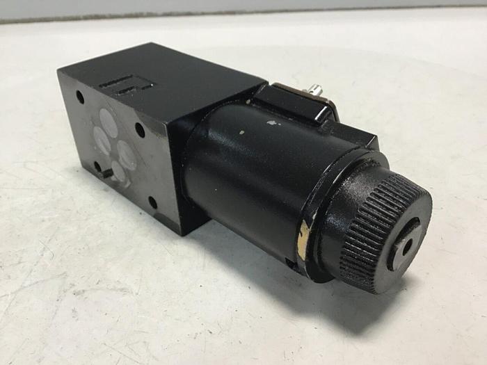 Used VICKERS Valve DG4V3S2AMUHL760EN490 Used