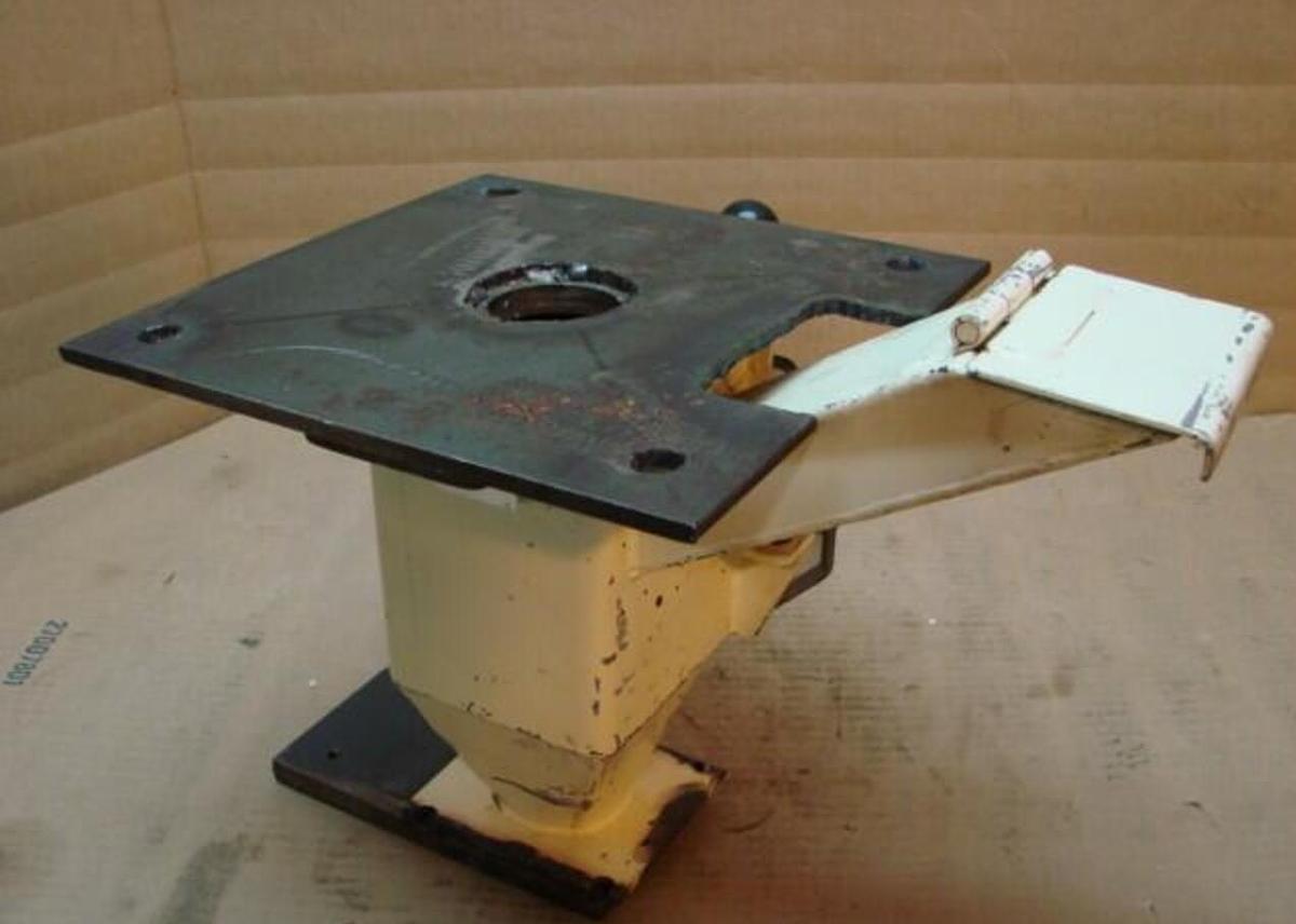 Used BUNTING Drawer Magnet MAG861 USED