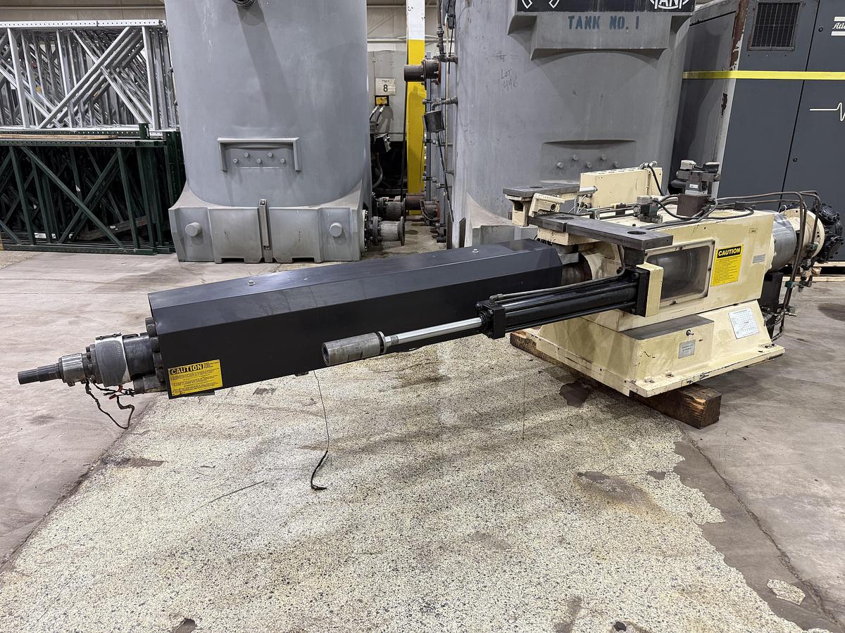 Used HUSKY 24 Oz Injection Unit XL300-24 / IU Used