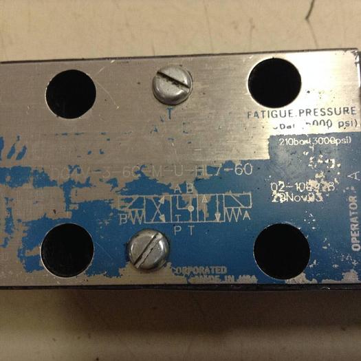 Used VICKERS Directional Valve DG4V-3-6C-M-U-HL7-60 Used