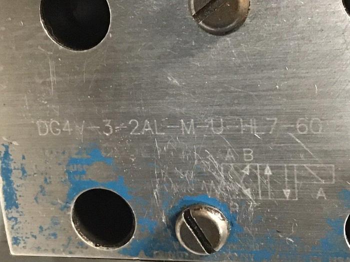 Used VICKERS Valves DG4V-3-2AL-M-U-HL7-60 #111872