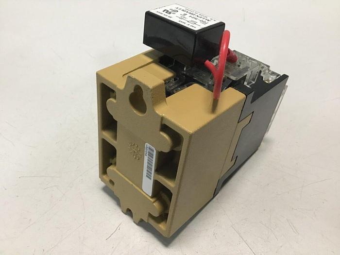 Used ALLEN BRADLEY AC Relay 700-P200A1 #113627
