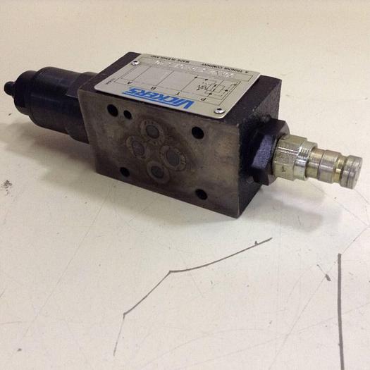 Used VICKERS Pressure Reducing Valve DGMX2-3-PP-CW-S-40 #87598