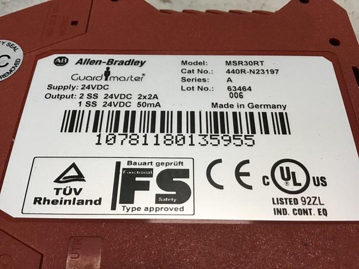 Used ALLEN BRADLEY Guardmaster Safety Relay 440R-N23197 SER A #140078