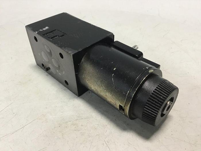 Used VICKERS Valve DG4V3S22AMUHL760EN490 Used