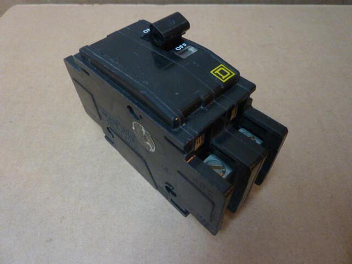 Used SQUARE D 10 Amp Circuit Breaker QOU210 #46141