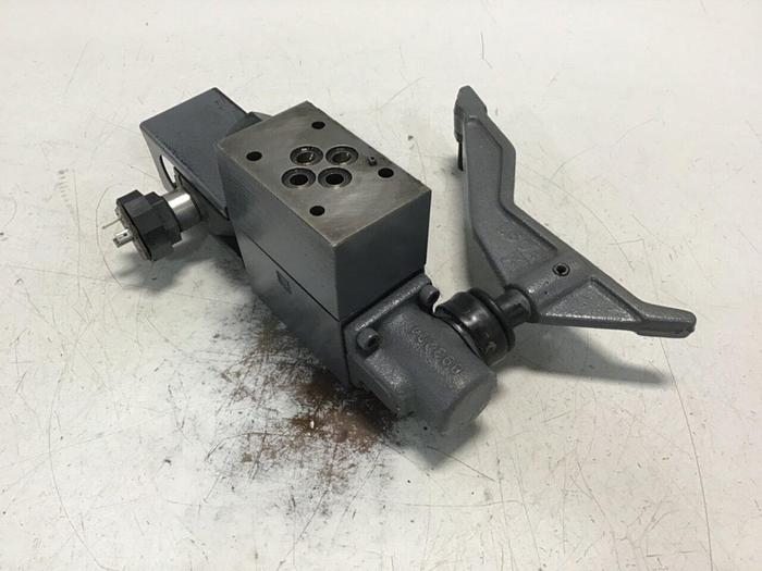 Used PARKER Directional Control Valve D1VMR4HN1075XB038 USED