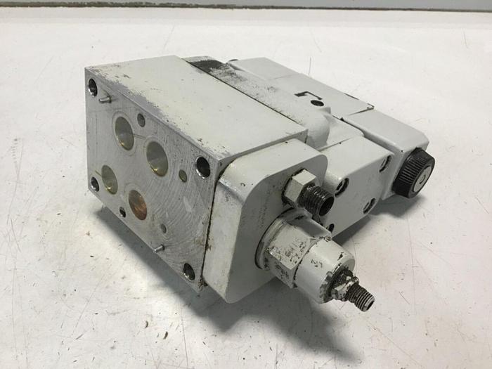 Used VICKERS Valve DG5S4 042C M U B6 60 #135594