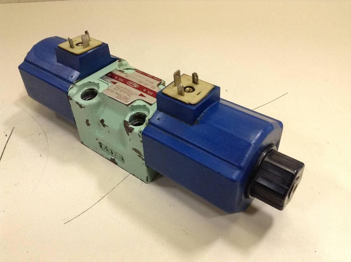 Used TOYOOKI KOGYO Solenoid Directional Valve HD3-3W-BGA-03A-WDD2S #86972