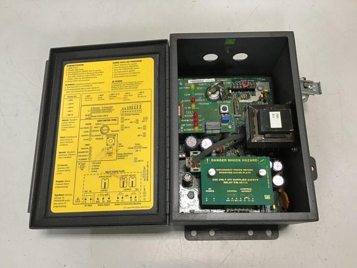 Used STI Light Curtain Control MS4324B2-AC1-15X-5R-U #135436