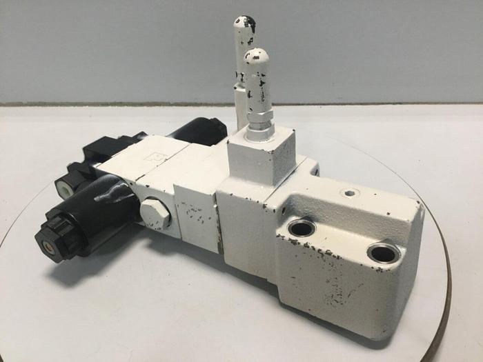 Used TOKIMEC Directional Control Valve DG4VS-3-0C-M-P7-H-7-P12-52 #95372