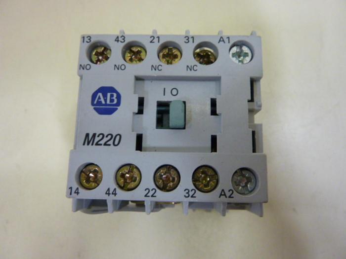 Used ALLEN BRADLEY Contactor 700-M220 SER A #52627