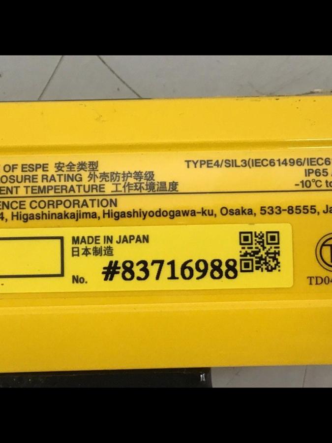 Used KEYENCE CORP Light Curtain Receiver GL-R64H-R Used