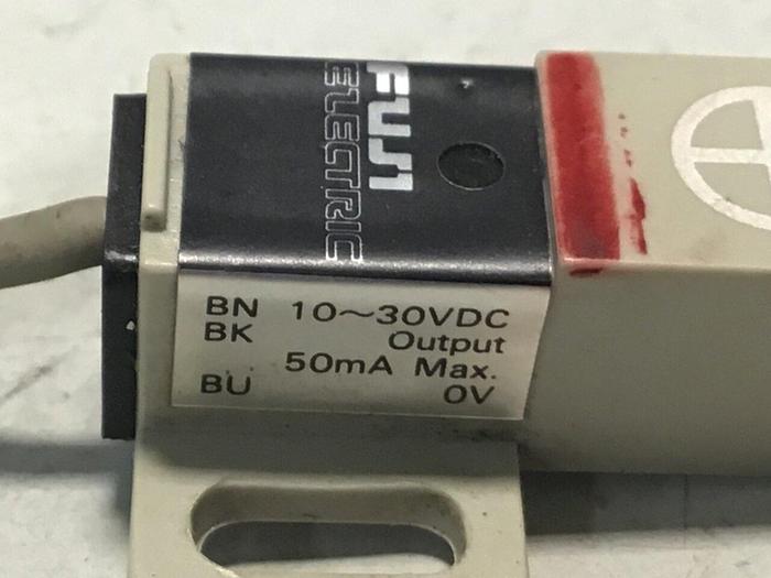 Used FUJI ELECTRIC Proximity Switch PE-B4D3 #128360