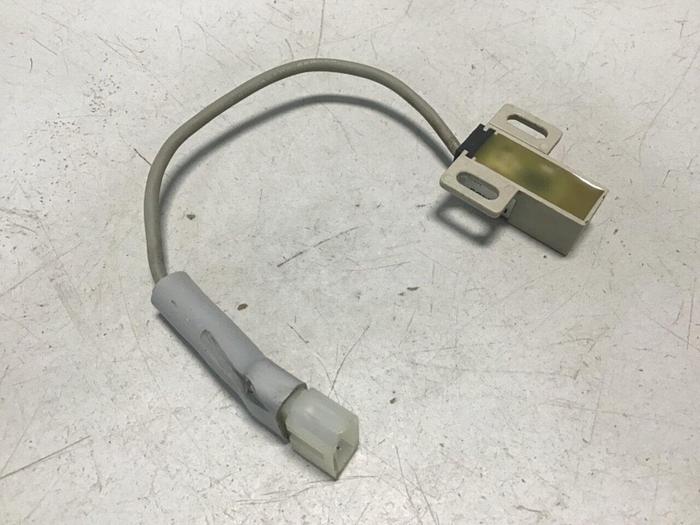 Used FUJI ELECTRIC Proximity Switch PE-B4D3 #128437