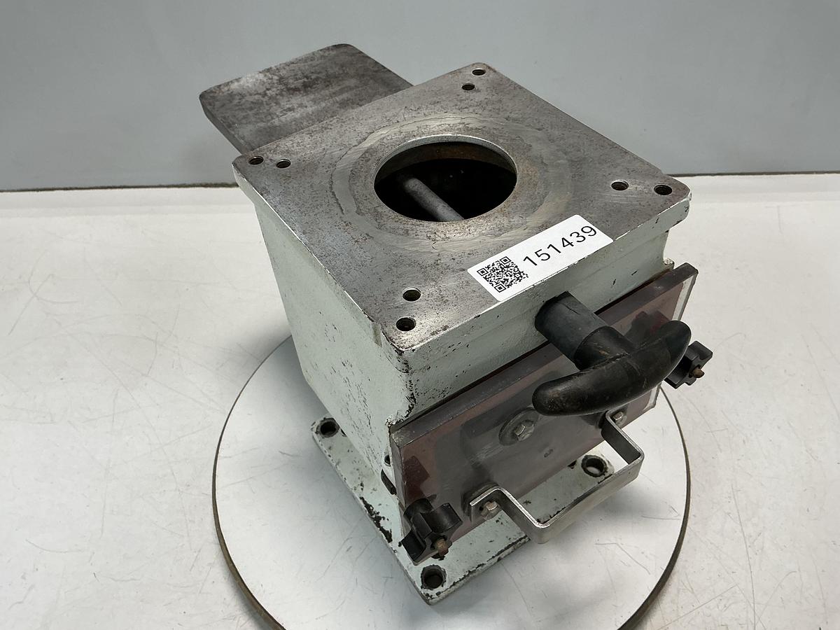 Used METAL FABRICATOR NO MODEL NUMBER / NO TAG