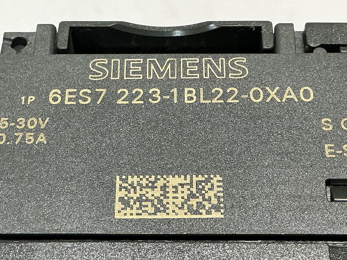 Used SIEMENS 6ES7 223-1BL22-0XA0