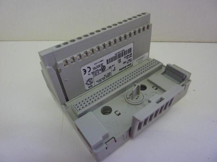 Used ALLEN BRADLEY Input Module 1794-IB16 SER A #33249
