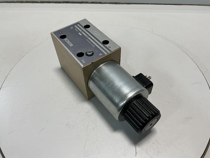 Used BOSCH 0 810 001 825