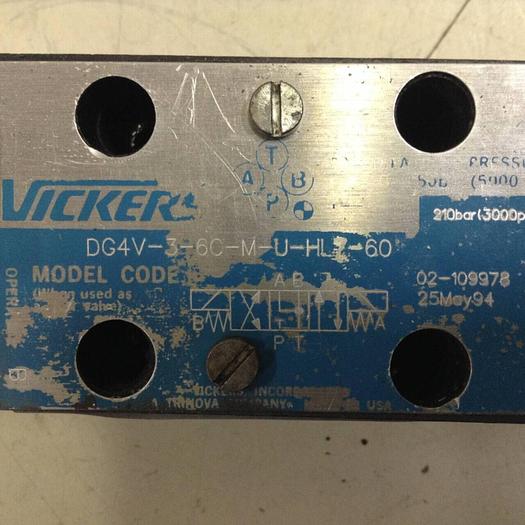 Used VICKERS Directional Valve DG4V-3-6C-M-U-HL7-60 Used