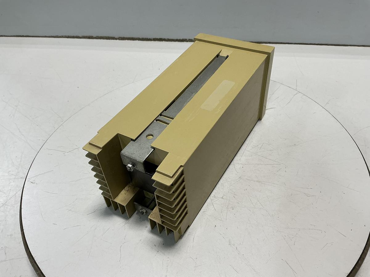 Used BARBER COLMAN 586A-20015-000-0-00