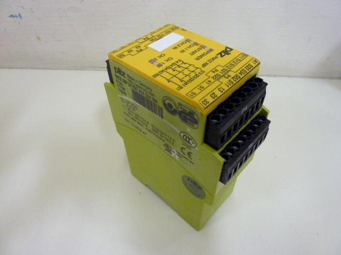 Used PILZ Safety Relay PNOZX8P24VDC3N/O2N/C2SO #66545