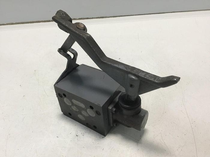 Used PARKER Directional Control Valve D3ML4BN10X4384 Used