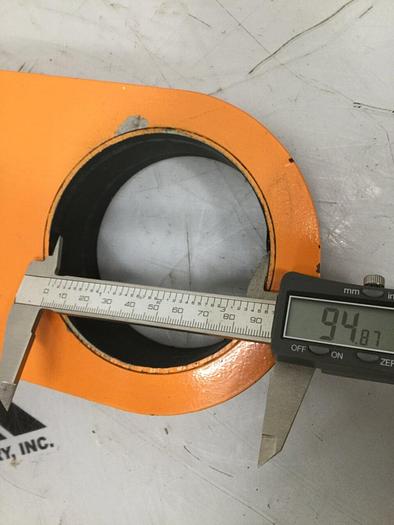 Used CINCINNATI MILACRON Crosshead Support Brace 1.760 #111409