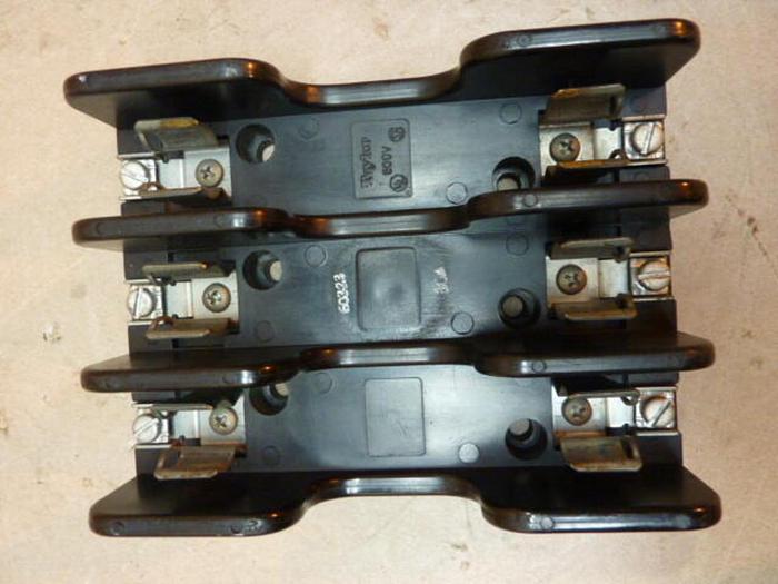 Used TAYLOR FUSE 30 Amp Fuse Block 60323 #29912