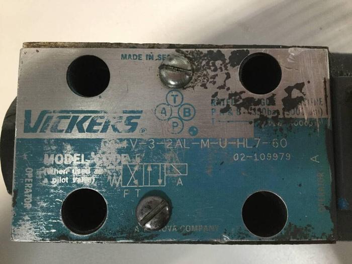 Used VICKERS Valves DG4V-3-2AL-M-U-HL7-60 #98838