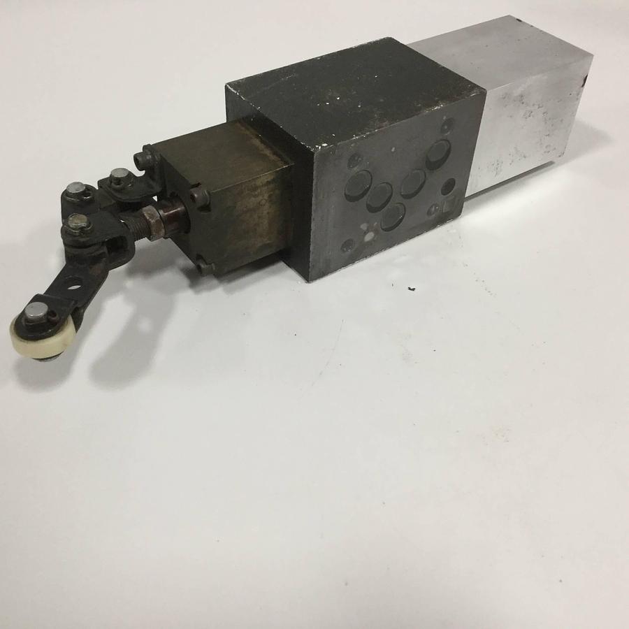 Used VICKERS Valve SDG20S4 012F 50 S553 USED