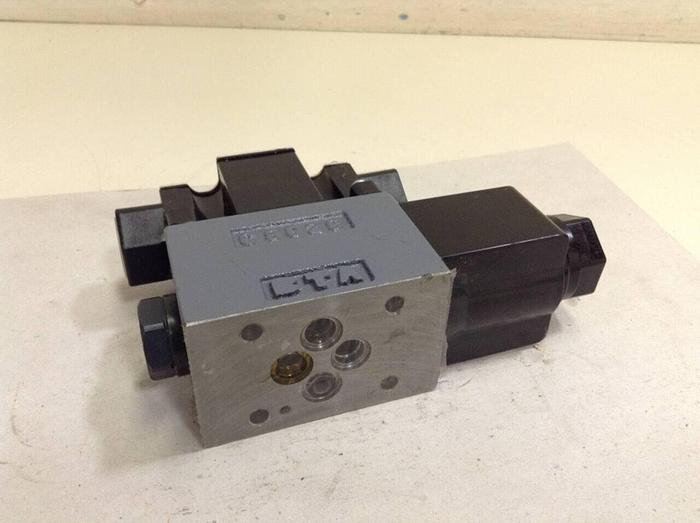 Used TOKIMEC Directional Control Valve DG4V-3-2A-M-P2-T-7-P10-54 #68222