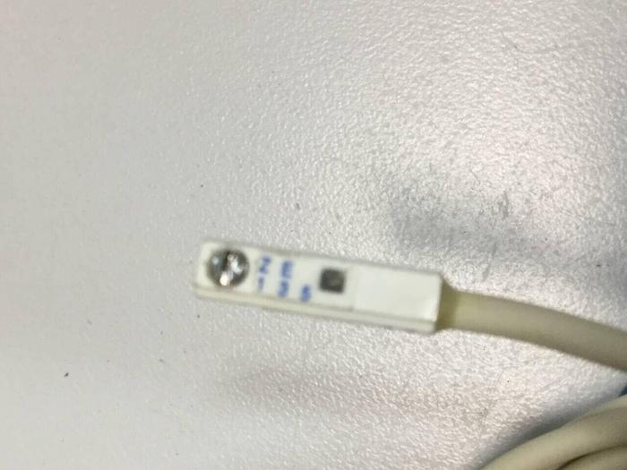 Used KOGANEI Photoelectric Sensor ZE135 #99441