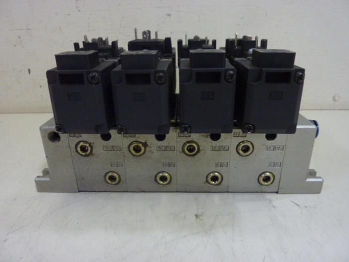 Used SMC Control Block w/ Valves VS7-6-FG-S-3Z #60105