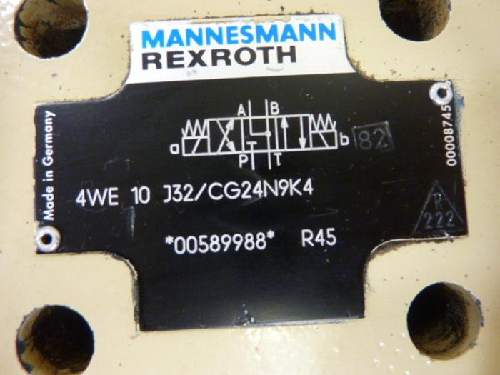 Used MANNESMANN REXROTH Hydraulic Valve 4WE10J32CG24N9K4 #58928