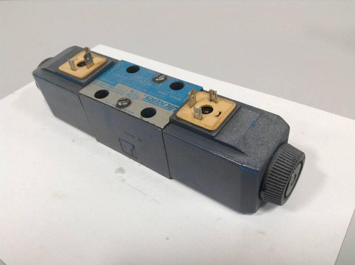 Used VICKERS Directional Valve DG4V-3-6C-M-U-HL7-60 Used