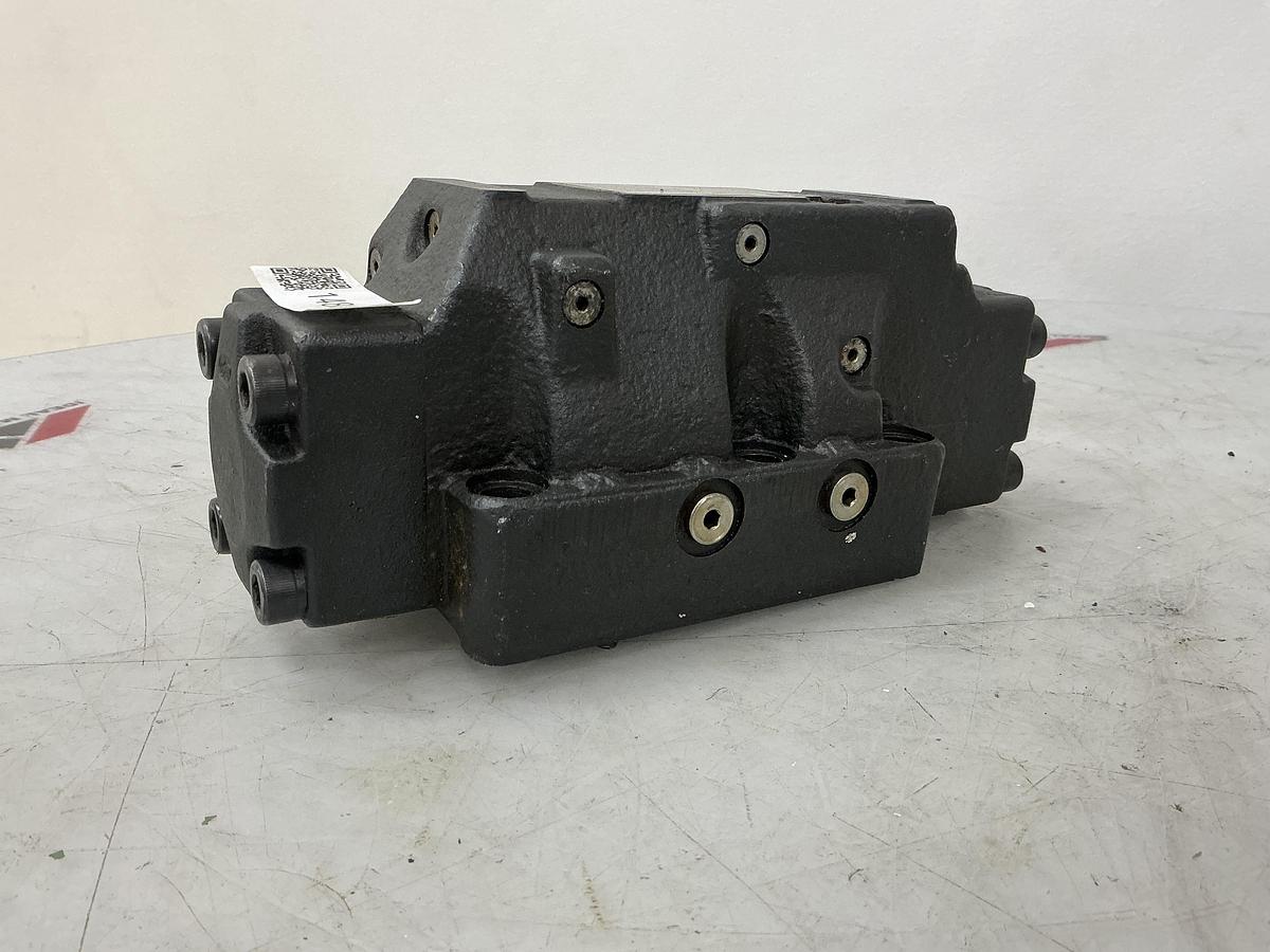 Used VICKERS DG5V-8-S-2C-T-M-U-HL-10-EN502