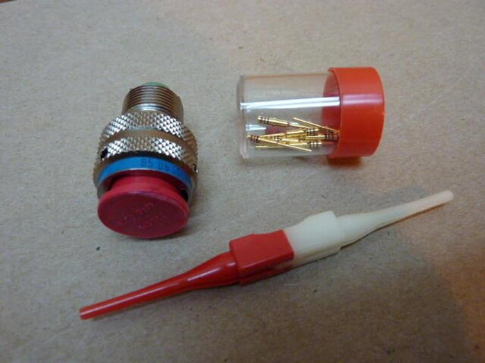 SOURIAU Connector 85 06 / 3476L10-6P #29325