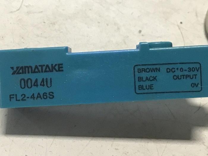 Used YAMATAKE Proximity Switch FL2-4A6S #128199