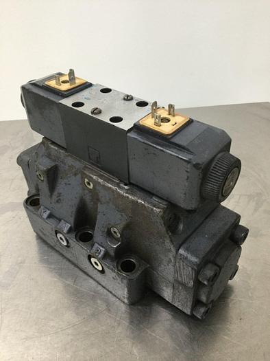 Used VICKERS Valve DG5S82CTMUHL740 Used