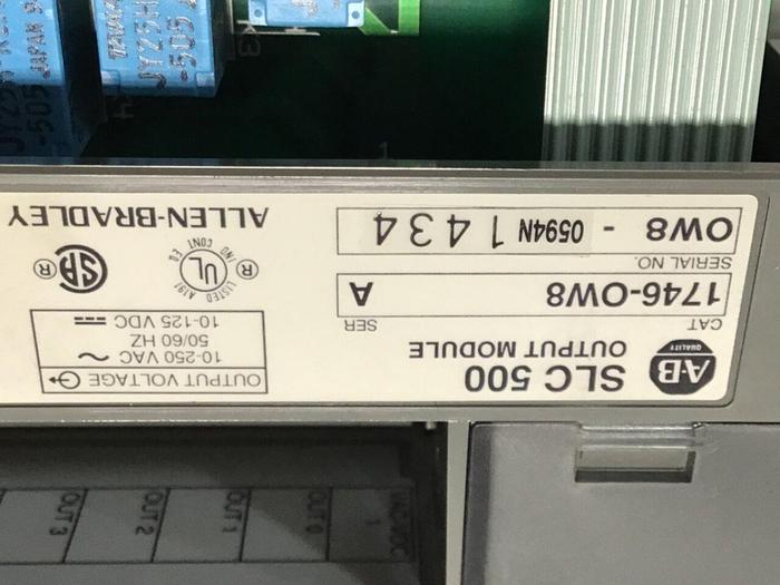 Used ALLEN BRADLEY Output Module 1746-OW8 SER A #131073