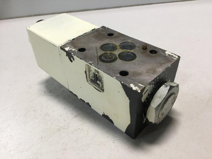 Used VICKERS Solenoid Valve DG4V32AMUHL760 Used