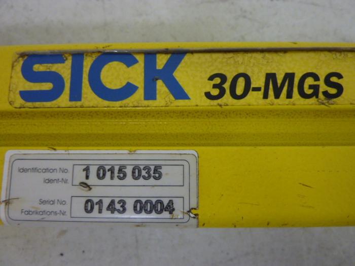 Used SICK OPTIC ELECTRONIC Light Curtain Sender MGSS75-12 #60056
