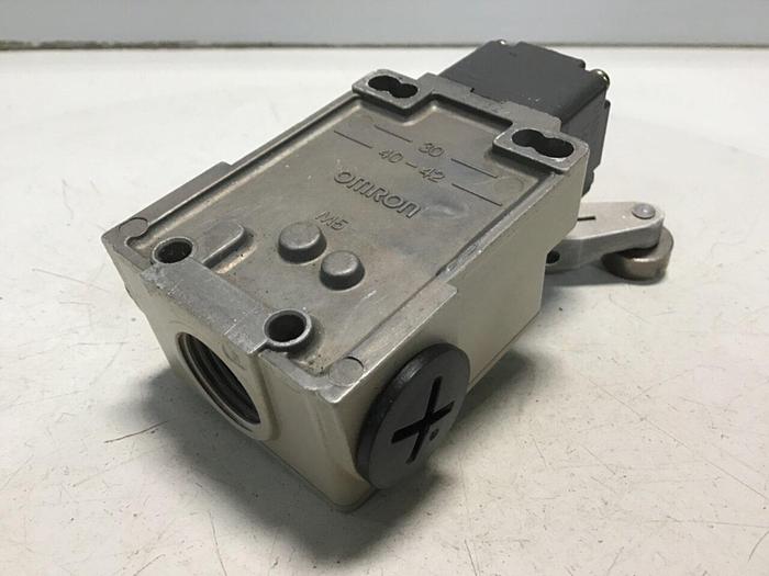Used OMRON Limit Switch D4B-6C15N-SHI #121660